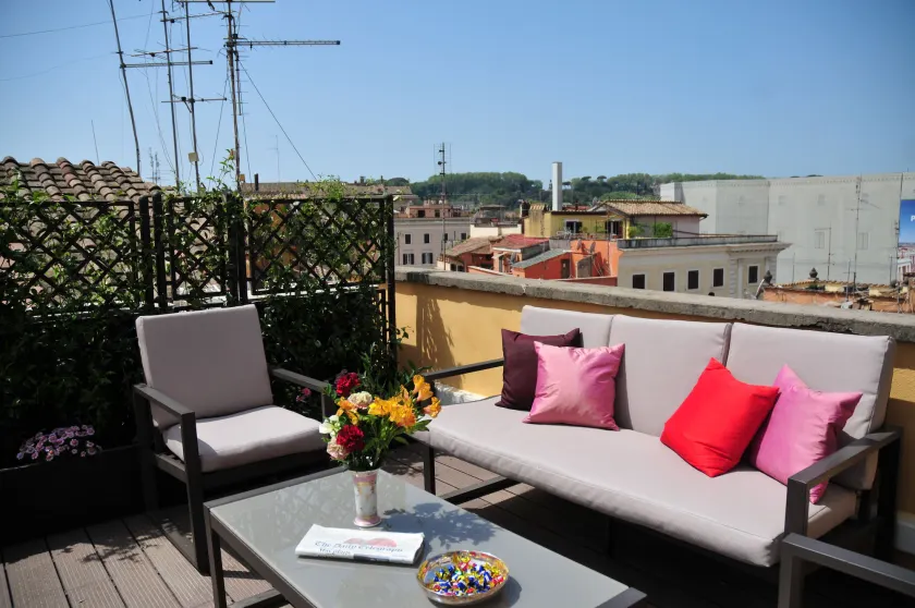 Piccola Navona Roof Garden - Image 1