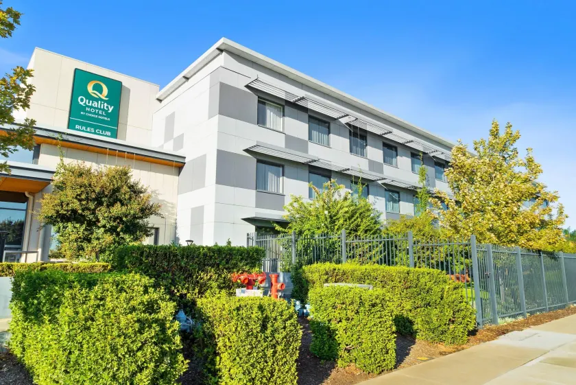 Quality Hotel Rules Club Wagga - Image 1