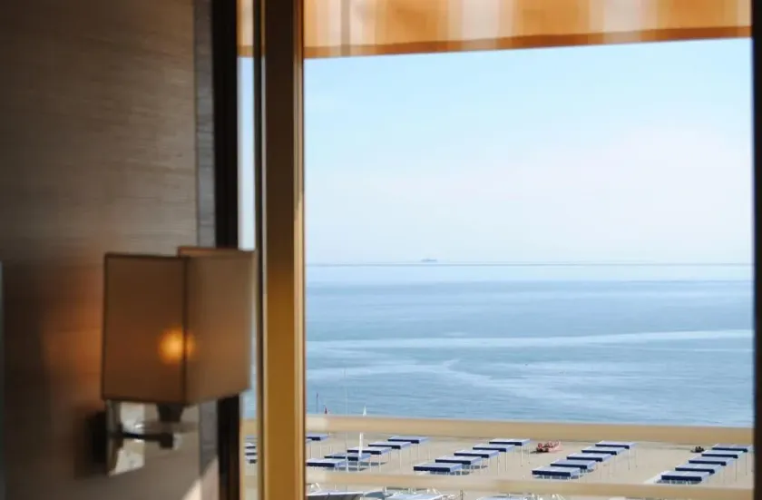 Hotel Capri & Residence - Image 1