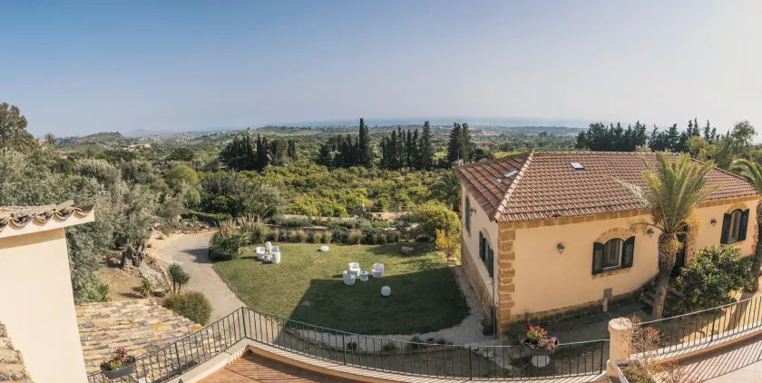 Villa La Lumia B&B Suites & Apartments - Image 1