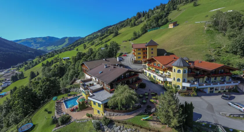Eggerhof mit Panorama Aussicht, inklusive Verwöhnpension und Joker Card - Image 1