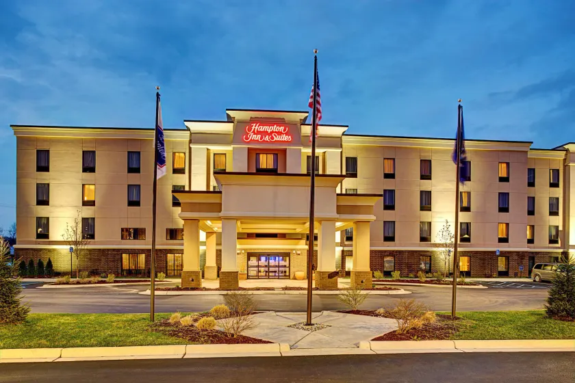 Hampton Inn & Suites Lansing West - Image 1