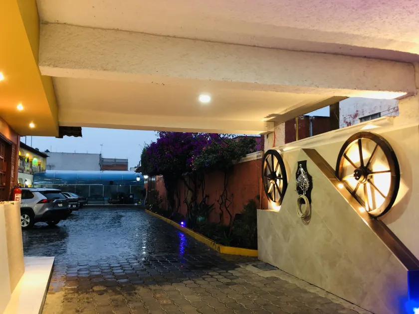 Hotel del Rey - Image 1