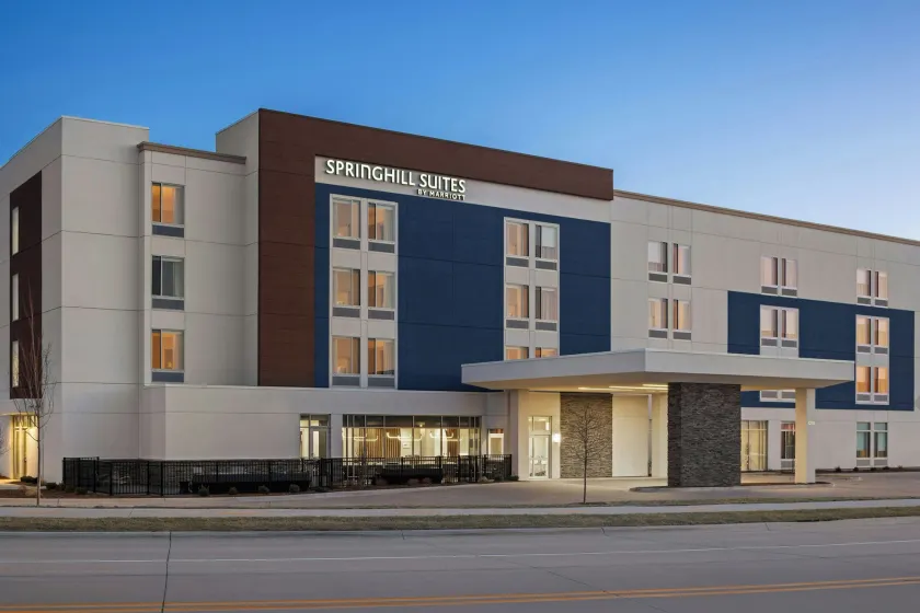 SpringHill Suites by Marriott Bettendorf - Image 1
