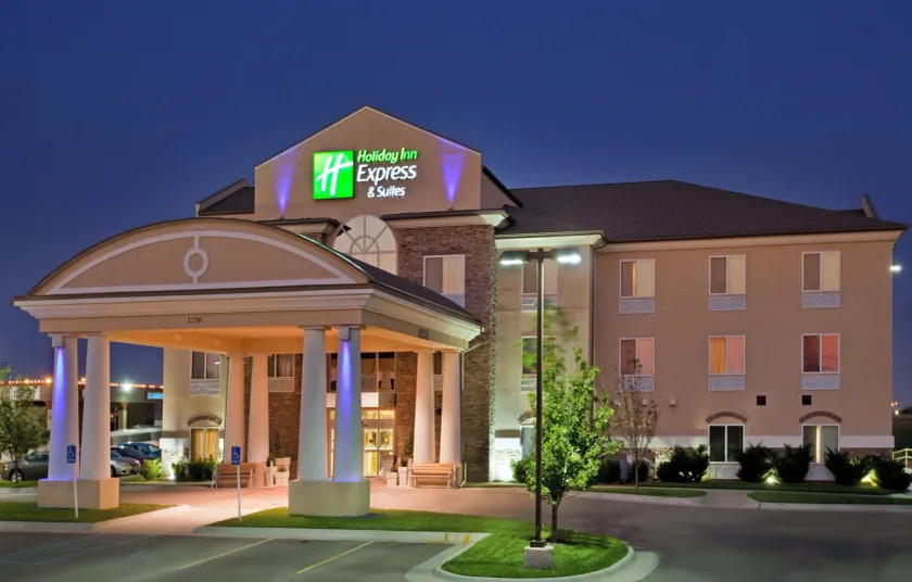 Holiday Inn Express Hotel & Suites Wichita Airport by IHG - Image 1