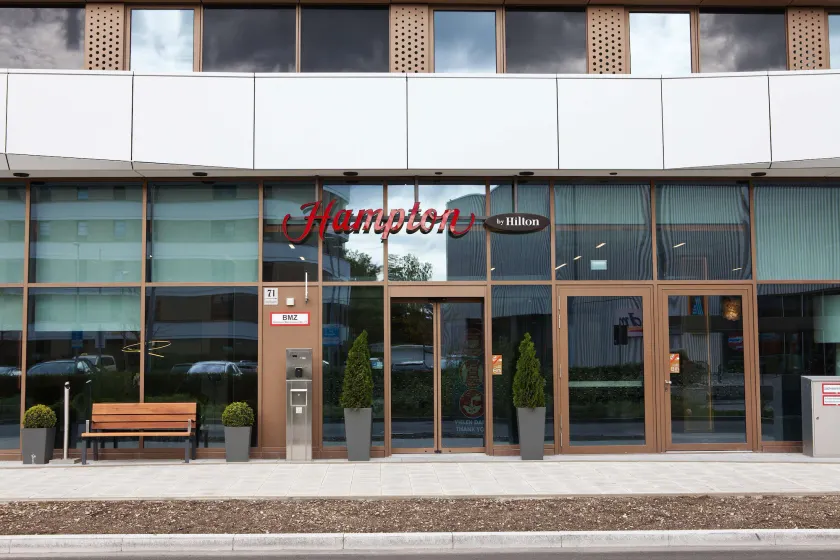 Hampton by Hilton Munich City Center East - Image 1