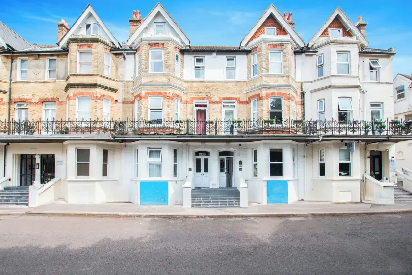 OYO The Lodge Bournemouth - Image 1