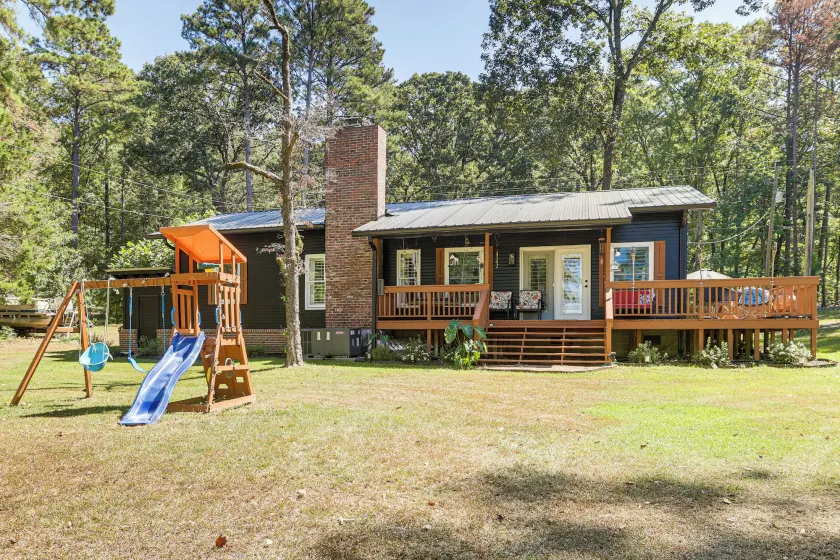 Boat Dock! Lakefront Family Retreat in Talladega - Image 1