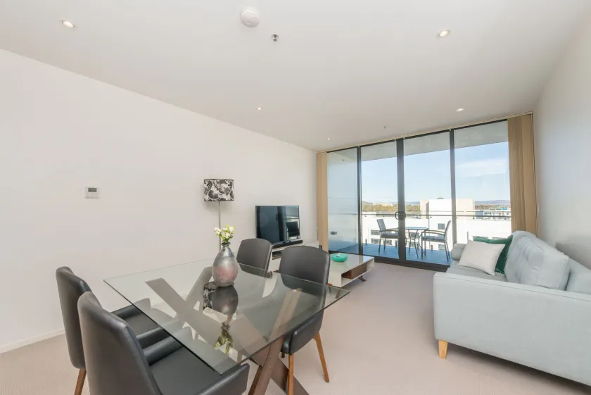 Manhattan CBD Stay, Resort-Style Prime Location - Image 1