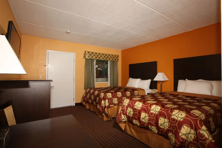 BLUE SKY INN Glens Falls-Saratoga-Lake George - Image 1