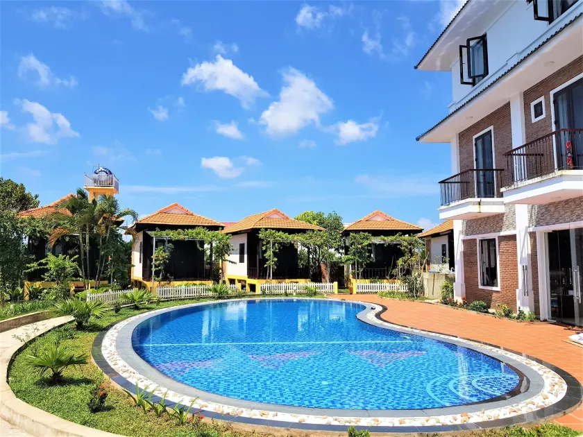 Hung Vuong Resort - Image 1