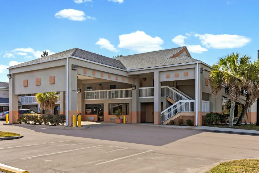 Magnolia Inn Townhouse Hattiesburg MS I-59 - Image 1