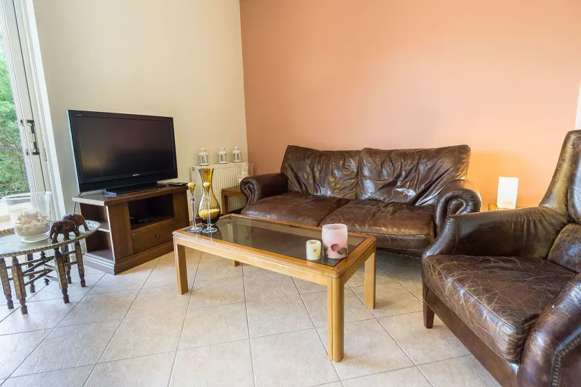 Lux Airport Apartment - Image 1