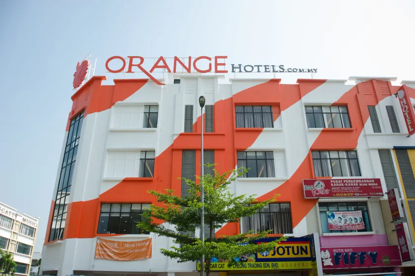 1 Orange Hotel Sungai Buloh - Image 1