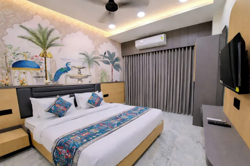 Matrushree Hotels - Near Shree Dwarkadhish Temple - Image 1