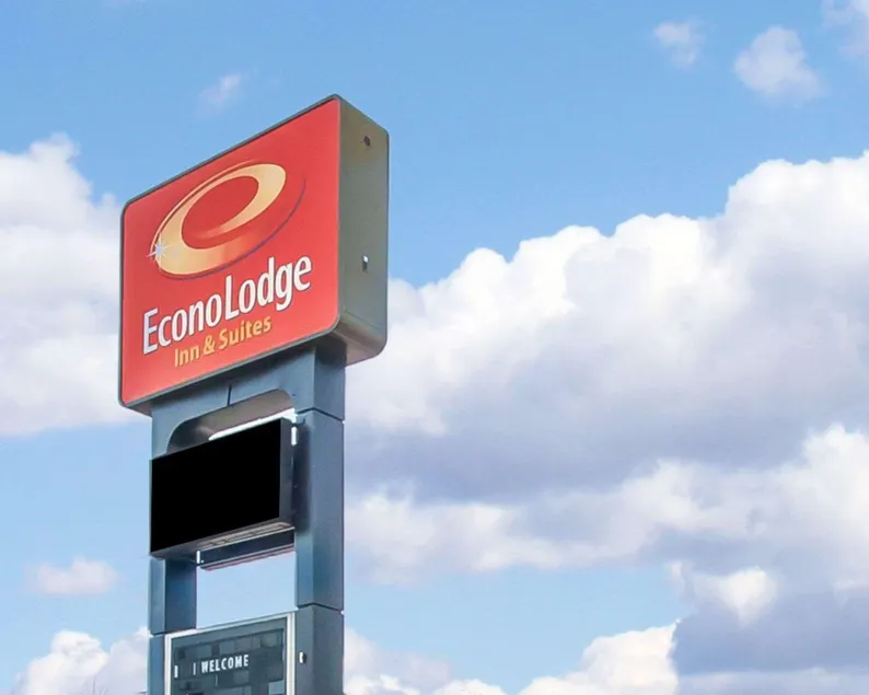 Econo Lodge Inn & Suites Jackson Northwest - Image 1