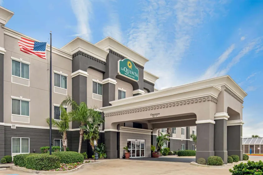 La Quinta by Wyndham Corpus Christi-N Padre Isl. - Image 1