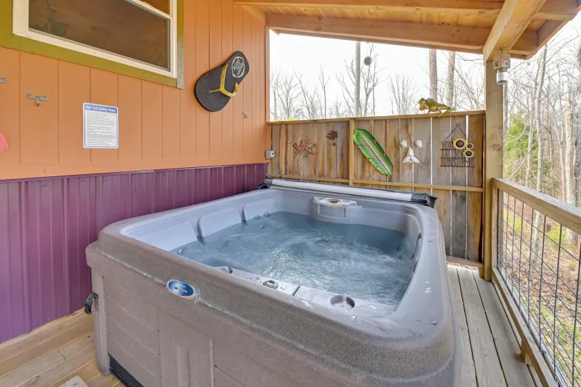Plum Crazy: Frenchburg Cabin on 1 Acre - Image 1