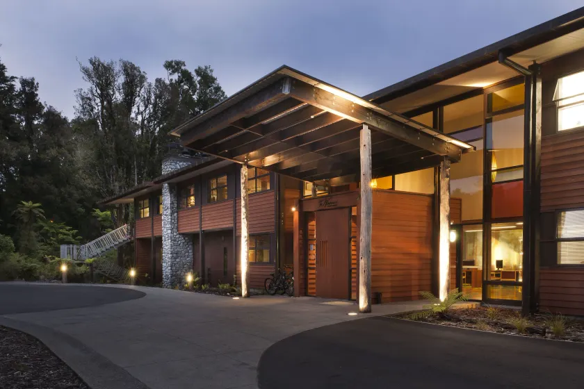 Legacy Te Waonui Hotel Franz Josef - Image 1