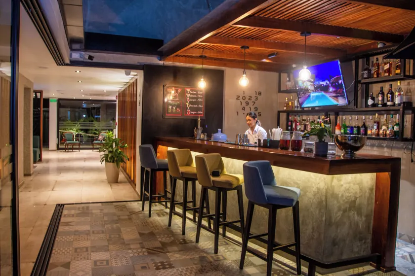 Grau Business Hotel - Image 1