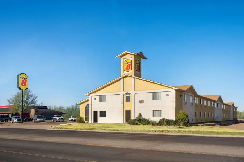 Super 8 by Wyndham Liberal KS - Image 1