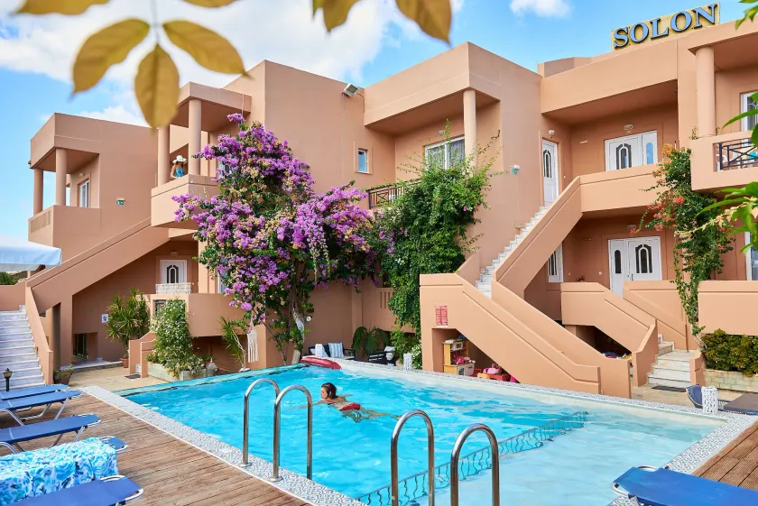 Solon Apartments Near Beach - Image 1