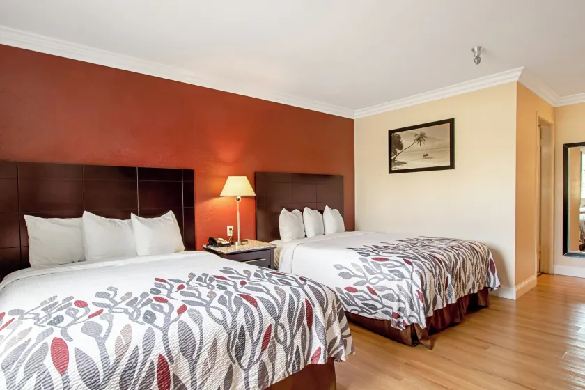 Red Roof Inn & Suites Monterey - Image 1
