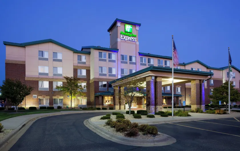 Holiday Inn Express Hotel & Suites-St. Paul by IHG - Image 1
