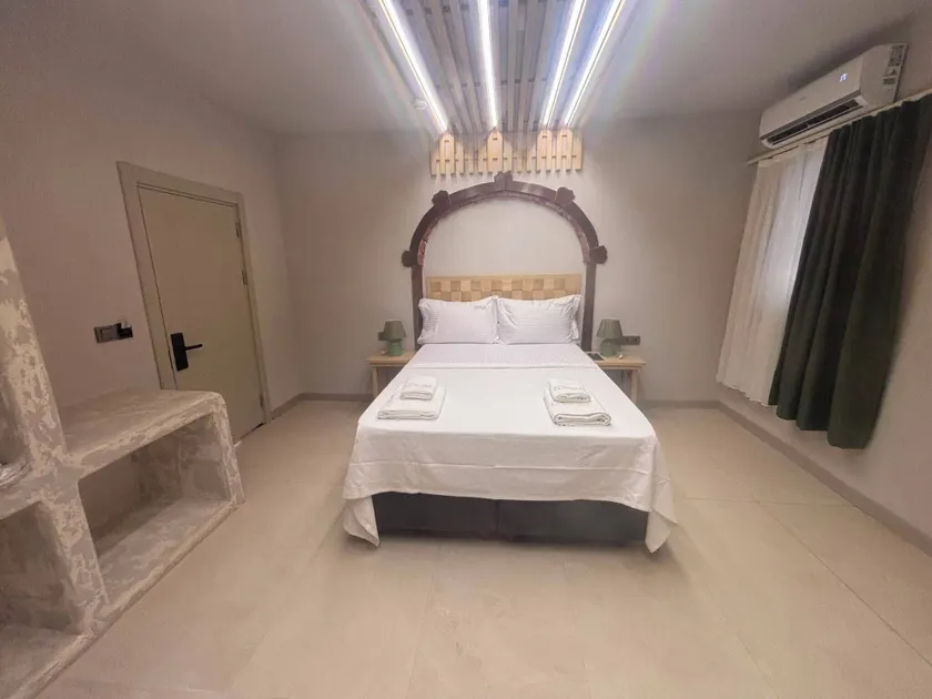 Assos La Pietra Hotel - Image 1