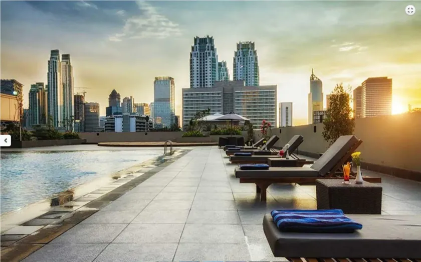 Royal Kuningan Hotel - Image 1