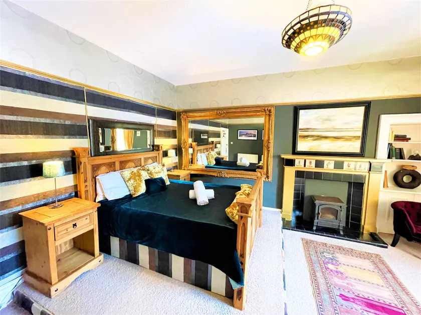 Kirkhill Estate Rooms - Image 1