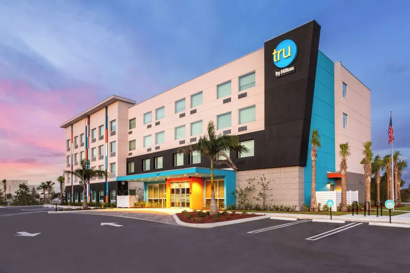 Tru by Hilton Port St. Lucie Tradition - Image 1