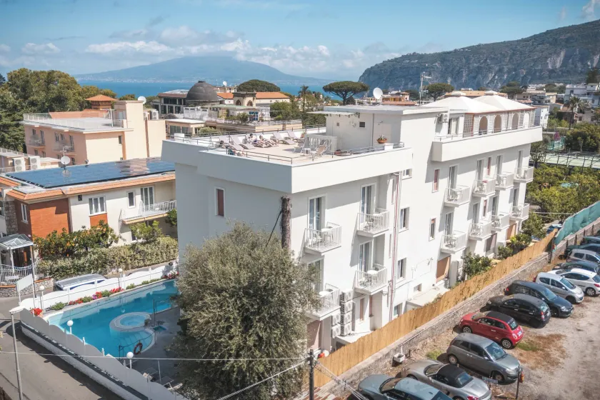 Hotel La Pergola - Image 1