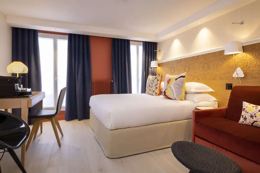 Hotel Elysees 8 - Image 1