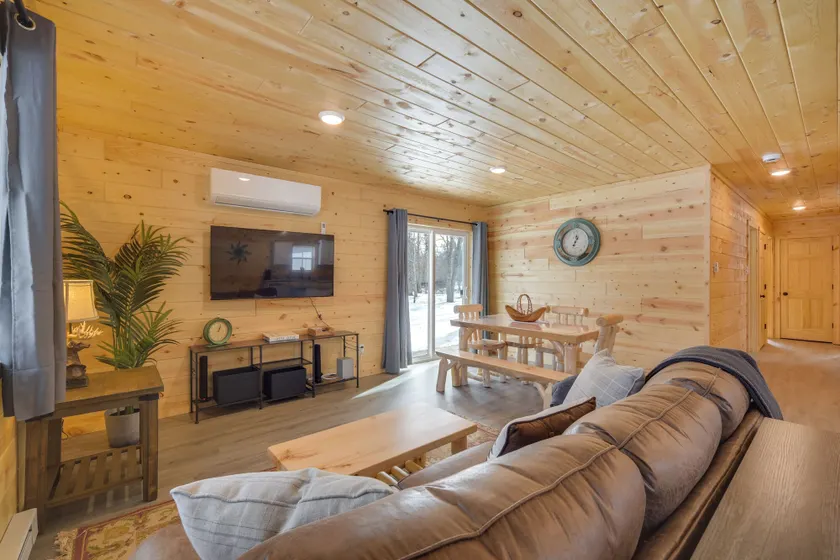 Retreat Near Ice Fishing, ATV Trails, Golf, Skiing - Image 1
