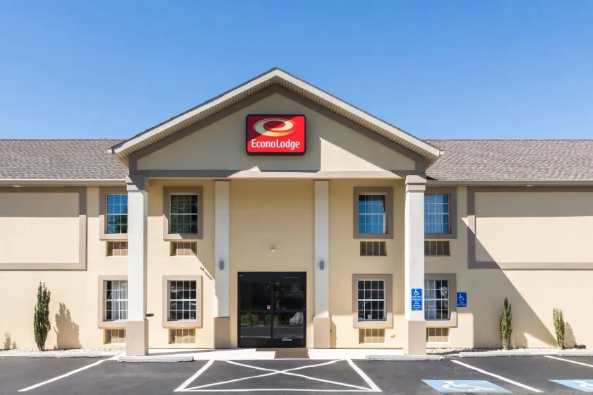 Econo Lodge Harrisburg - Southwest of Hershey Area - Image 1