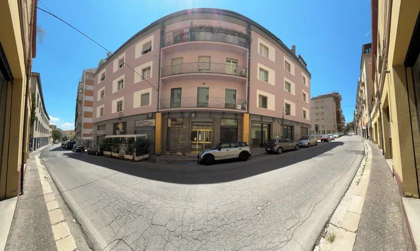 ROOM & PARKING in Centro Città con Parcheggio Privato e WIFI - Image 1