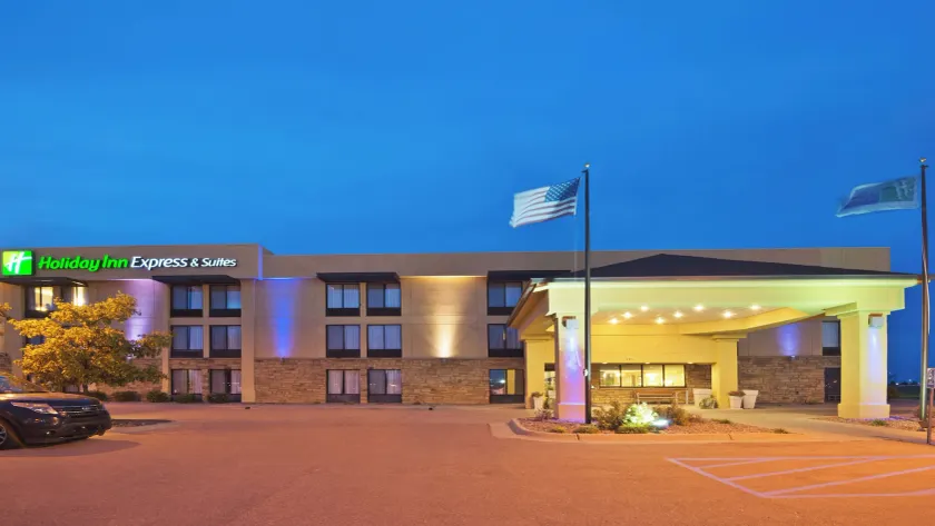 Holiday Inn Express Hotel & Suites Colby by IHG - Image 1