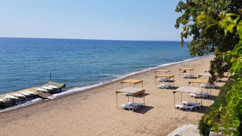 Troas Beach Hotel - Image 1