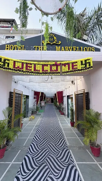 Hotel the Marvellous - Image 1