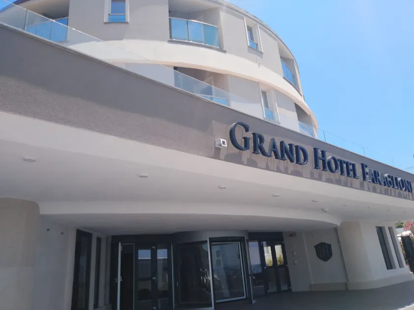 Grand Hotel Faraglioni - Image 1