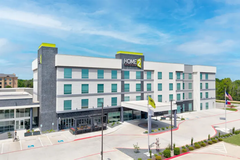 Home2 Suites by Hilton Paris - Image 1