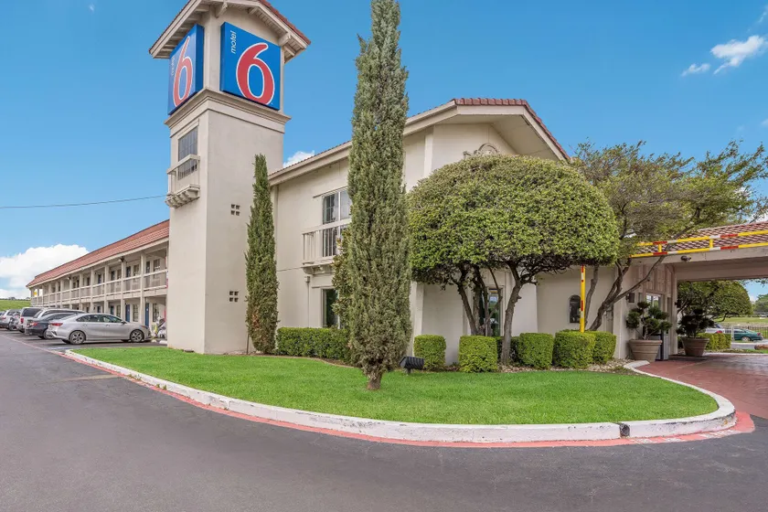 Motel 6-Dallas, TX - Market Center - Image 1