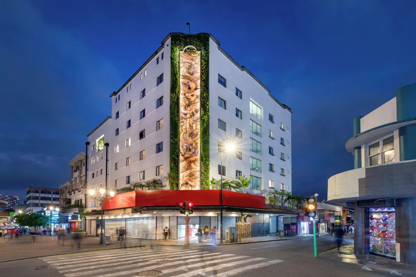 Hotel Presidente - Image 1