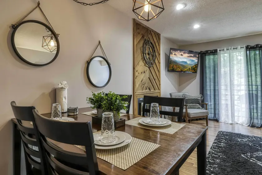 Cozy Condo Sleeps 6 Pools Hot Tub Lovely Views - Intérieur