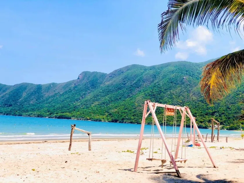 Tan Son Nhat Con Dao Resort - Image 1