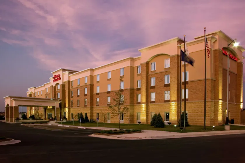 Hampton Inn & Suites Omaha Southwest-La Vista - Image 1
