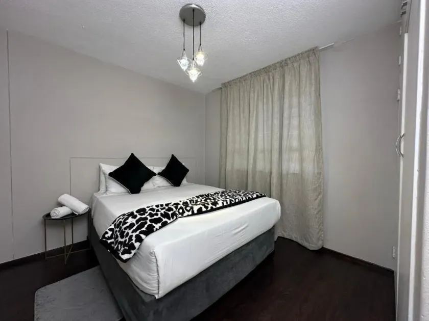 Menlyn Comfort - Image 1