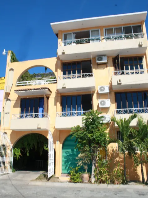 Pargos Hotel & Cowork - Image 1