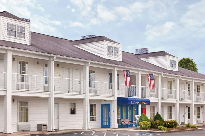 Baymont by Wyndham Tullahoma - Image 1